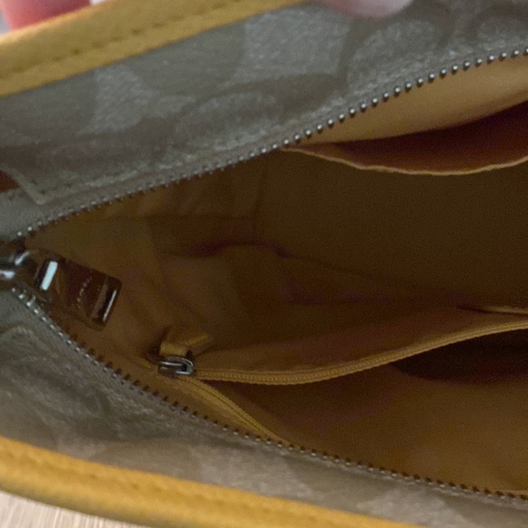 Vintage Coach purse - C logo with yellow accents, like new! - Picture 9 of 13
